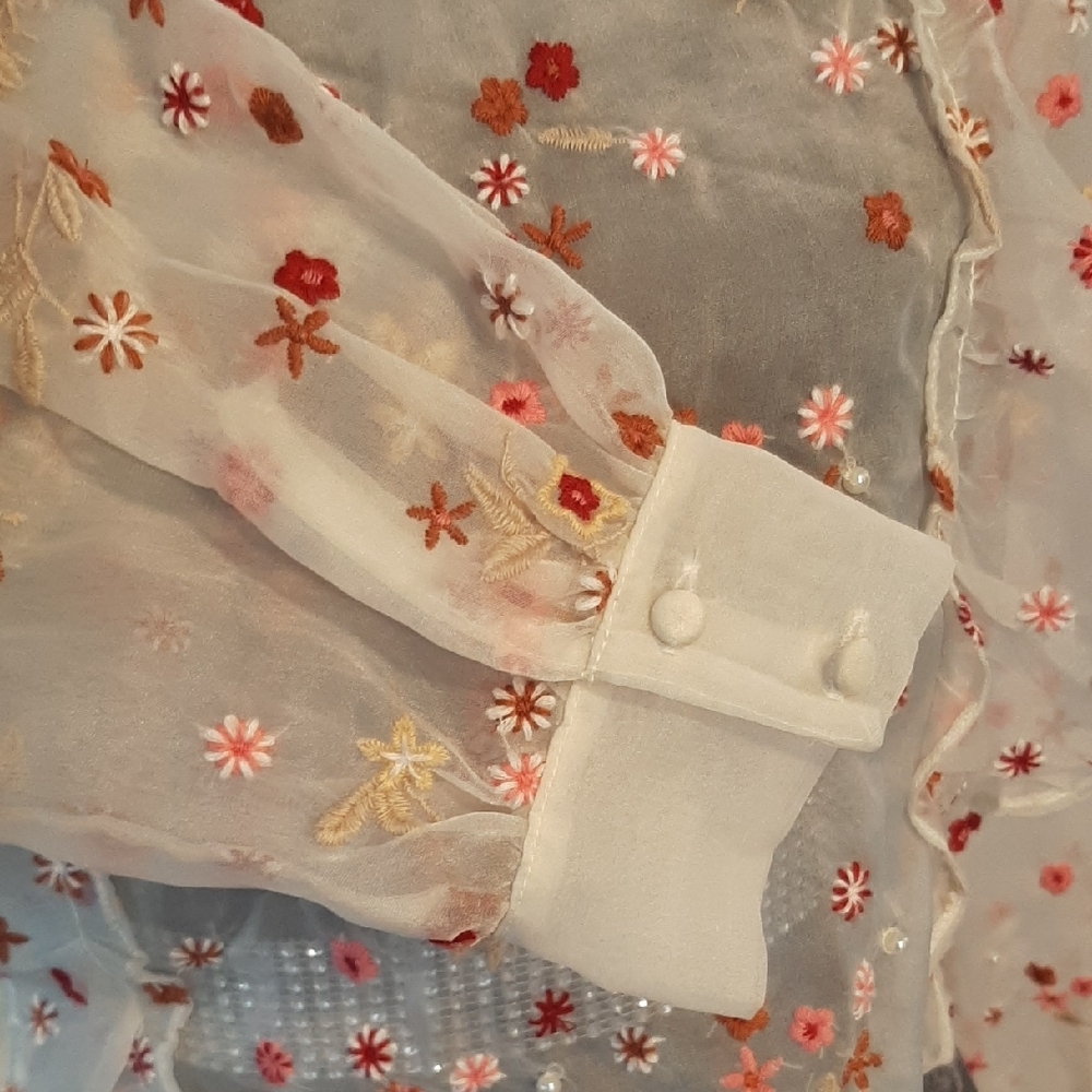 ZARA💐LNWT Chic Sheer White Blouse with Red Floral Embroidery & Faux Pearls Sz M - Picture 5 of 11
